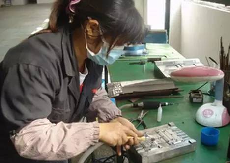 镜面模具用那种钢材_钢材镜面出现料纹_s136h镜面钢材