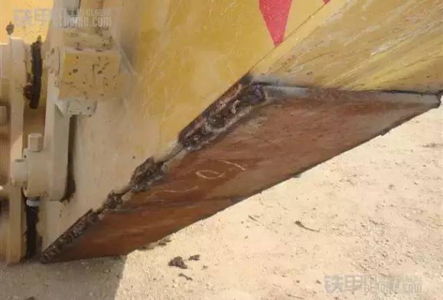 加固挖掘机挖斗用什么样的钢材_挖掘鸡挖端工具_挖掘机能挖蒜吗