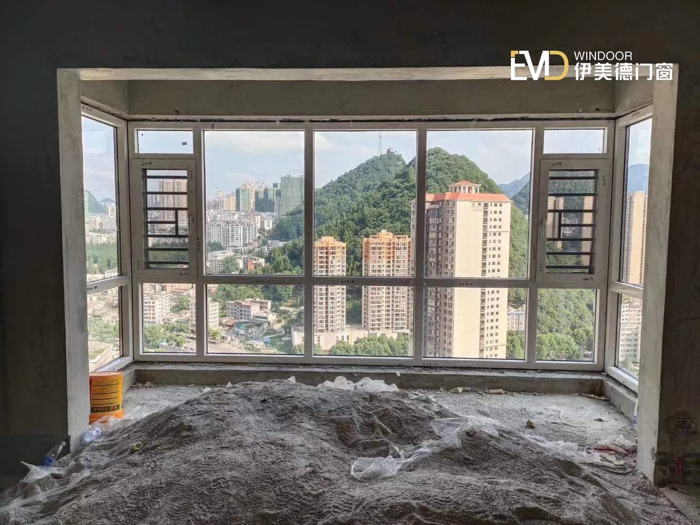 汽车底盘封塑价格_封阳台塑钢材料及价格_封阳台价格
