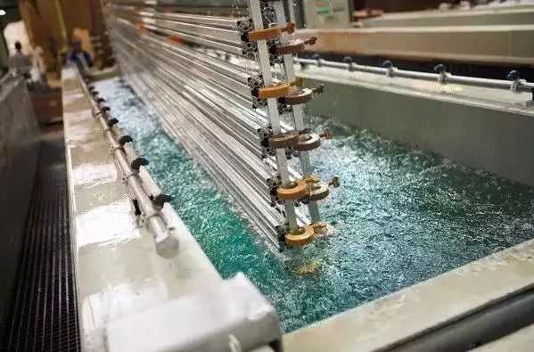 钢材镜面出现料纹_镜面钢金属材料_镜面钢材有哪些