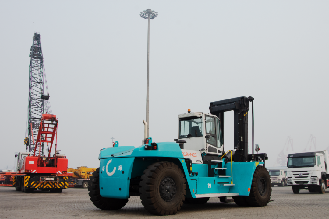 钢材重型货架工厂用什么焊接_工厂用重型钢材货架_大型钢材货架