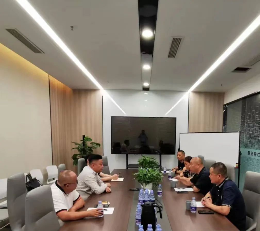 成都量力钢材市场地址_成都量力钢材批发厂家电话_成都市量力钢材城